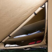 Armario colgante sobre la cama en ScoutDog